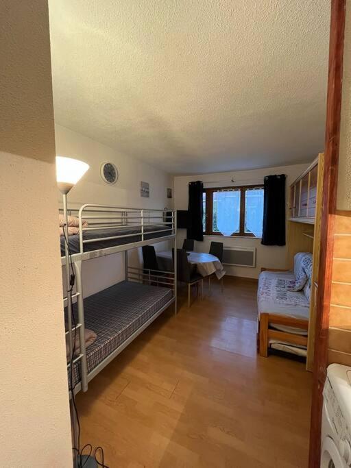 Charmant Studio A Font-Romeu Avec Place De Parking Font-Romeu-Odeillo-Via Exterior foto